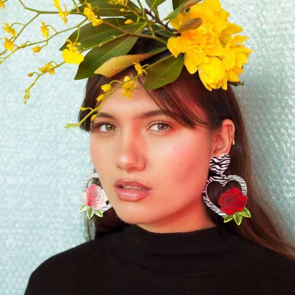 haus_of_dizzy_amy_heart_e_5.webp Earrings^Haus Of Dizzy 'Amy' Heart Earrings