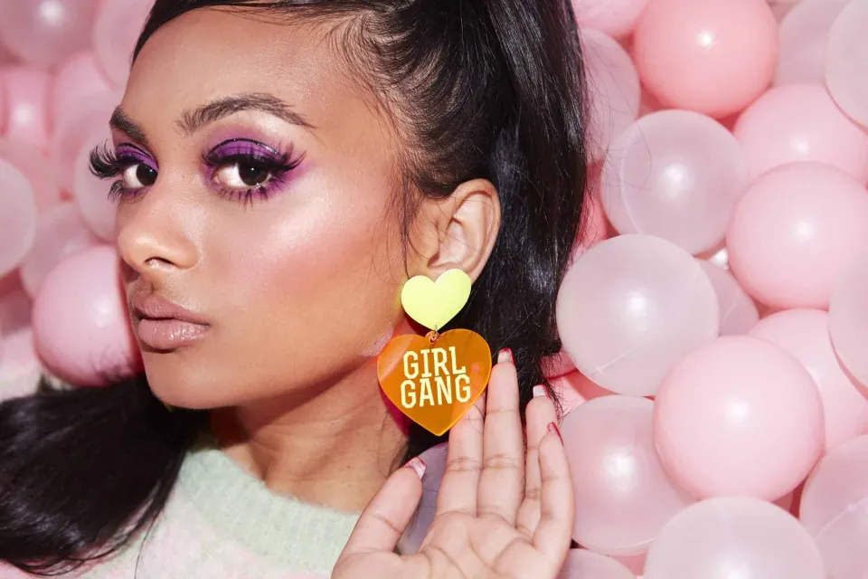 haus_of_dizzy_girl_gang_n_1.webp Earrings^Haus Of Dizzy 'Girl Gang' Neon Heart Earrings