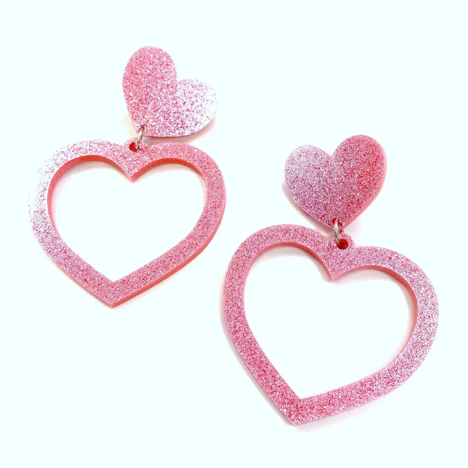 haus_of_dizzy_glitter_bar_1.webp Barbie Hearts | Earrings^Haus Of Dizzy Glitter Barbie Heart Earrings