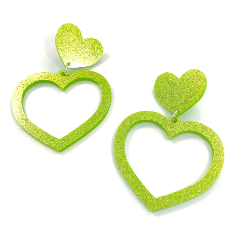 haus_of_dizzy_glitter_bar_3.webp Barbie Hearts | Earrings^Haus Of Dizzy Glitter Barbie Heart Earrings